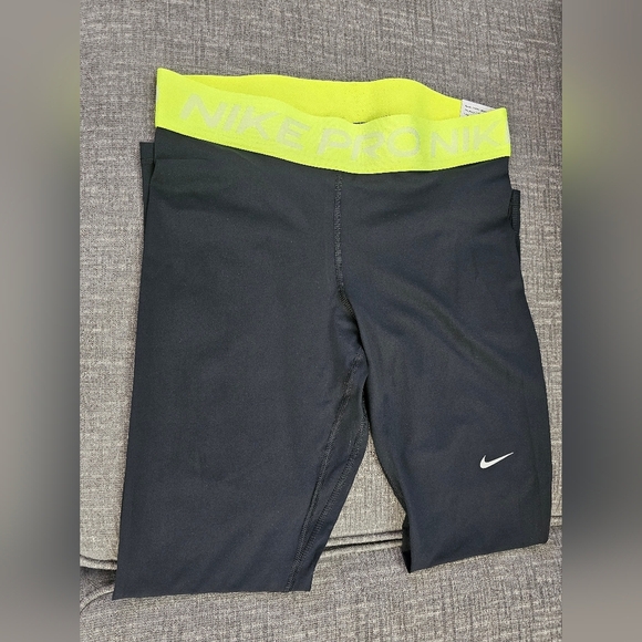 Nike Women's Black/ Yellow  Pro Dri-Fit M - Picture 5 of 6